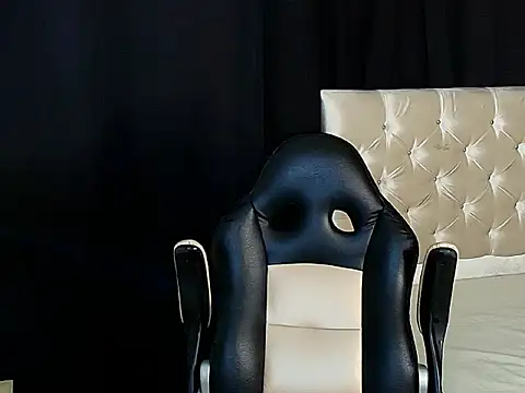 Snapshot of cassian_gold chatting on 03-08-26, 06:23 cassian gold online show from 03-08-26, 06:23