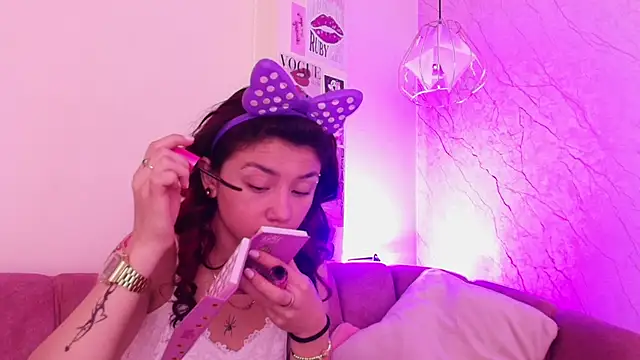 april bennett online show from 10-16-25, 12:17