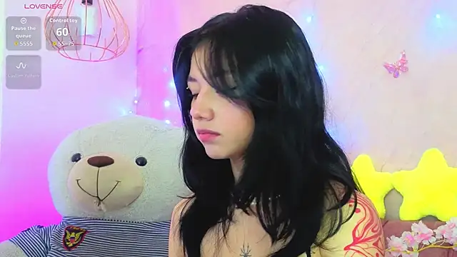 Snapshot of april_bennett chatting on 04-27-26, 01:09 april bennett online show from 04-27-26, 01:09