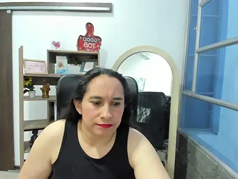 LeilaSmith  online show from 10-09-25, 12:03