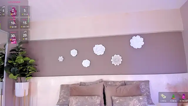 VictoriaShelby online show from 11-24-25, 11:54