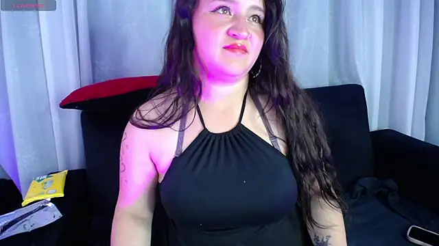 Snapshot of alahia_sw chatting on 09-28-25, 12:05 alahia sw online show from 09-28-25, 12:05