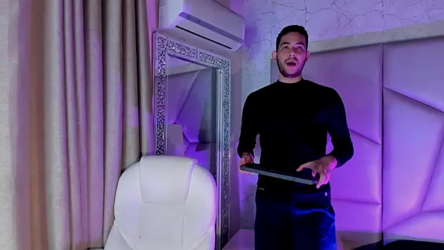 Snapshot of matti_de_lucaa chatting on 09-15-25, 05:46 matti de lucaa online show from 09-15-25, 05:46