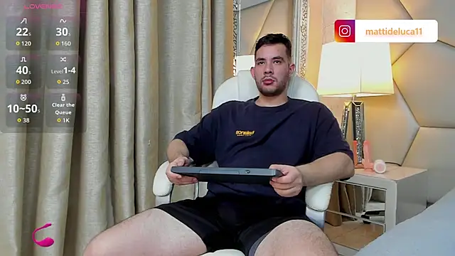 Snapshot of matti_de_lucaa chatting on 09-24-25, 05:38 matti de lucaa online show from 09-24-25, 05:38