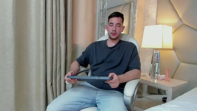 Snapshot of matti_de_lucaa chatting on 10-03-25, 06:05 matti de lucaa online show from 10-03-25, 06:05