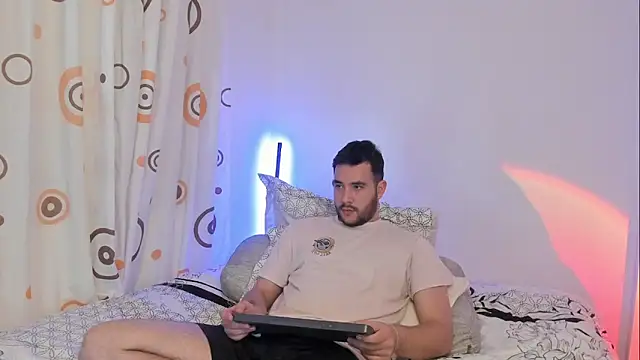 matti de lucaa online show from 12-17-25, 01:44