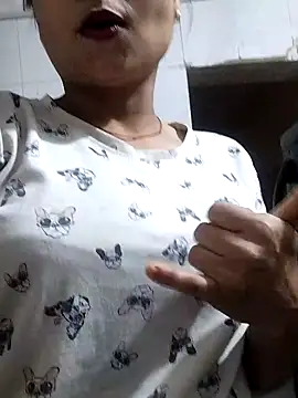 Snapshot of Hot-Pooja25 chatting on 09-30-25, 04:06 Hot-Pooja25 online show from 09-30-25, 04:06