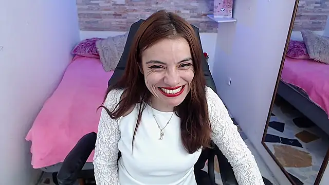 KendallWood  online show from 10-09-25, 07:56