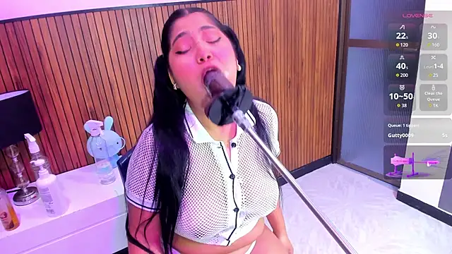 Snapshot of mysticlatina1 chatting on 10-17-25, 12:08 mysticlatina1 online show from 10-17-25, 12:08