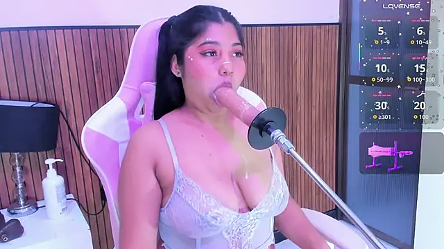 Snapshot of mysticlatina1 chatting on 11-04-25, 12:04 mysticlatina1 online show from 11-04-25, 12:04