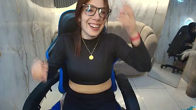 nadia r  online show from 07-27-26, 07:43