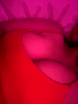 Snapshot of saloma70 chatting on 09-10-25, 10:10 saloma70 online show from 09-10-25, 10:10