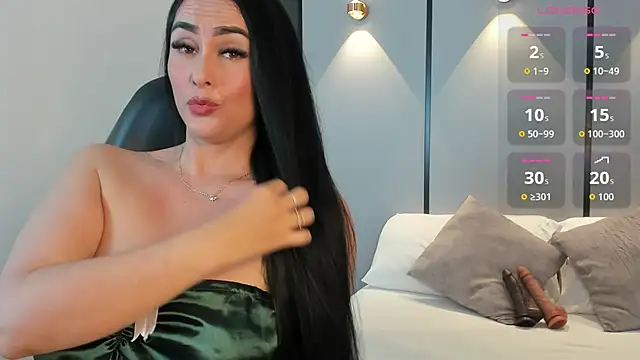 Snapshot of ashly_moonn chatting on 05-19-26, 12:33 ashly moonn online show from 05-19-26, 12:33