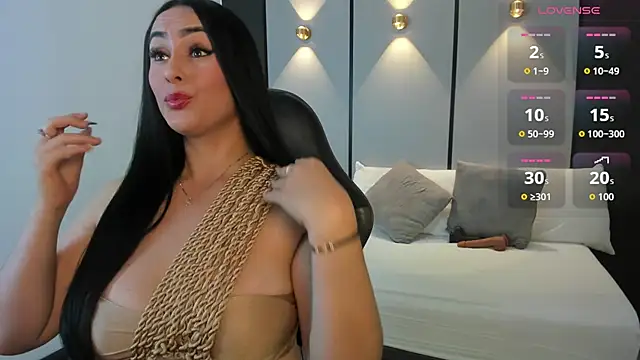 Snapshot of ashly_moonn chatting on 05-30-26, 12:35 ashly moonn online show from 05-30-26, 12:35