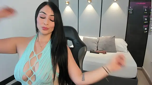 Snapshot of ashly_moonn chatting on 07-21-26, 12:29 ashly moonn online show from 07-21-26, 12:29