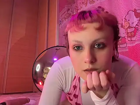 Snapshot of MystiqueRoxy chatting on 09-11-25, 01:49 MystiqueRoxy online show from 09-11-25, 01:49