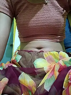 Snapshot of Aasha_devi05 chatting on 09-15-25, 11:05 Aasha devi05 online show from 09-15-25, 11:05