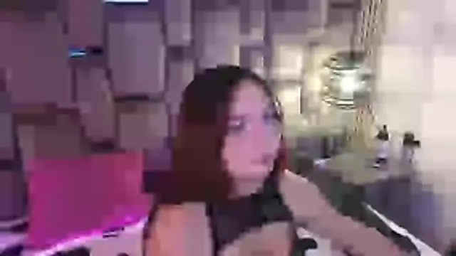 Mia2xsmith online show from 12-14-25, 05:35