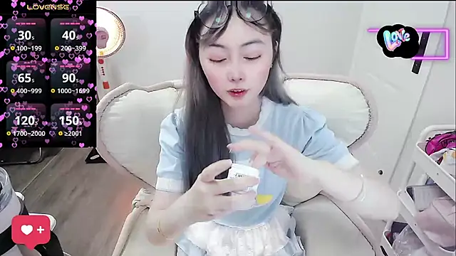 Snapshot of baby-yaya20 chatting on 02-08-26, 10:40 baby-yaya20 online show from 02-08-26, 10:40