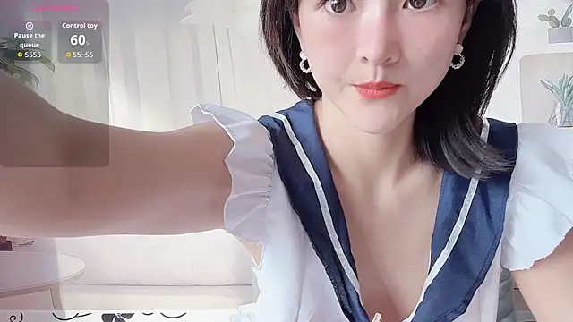 Snapshot of Crystal_168 chatting on 10-20-25, 12:33 Crystal 168 online show from 10-20-25, 12:33