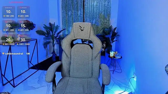 Snapshot of FlexyFox chatting on 11-18-25, 07:13 FlexyFox online show from 11-18-25, 07:13