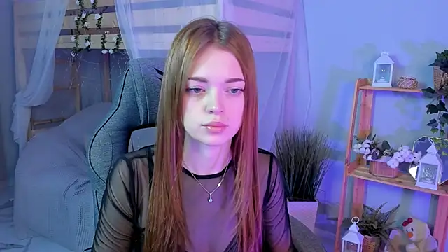 Snapshot of FlexyFox chatting on 11-19-25, 11:32 FlexyFox online show from 11-19-25, 11:32