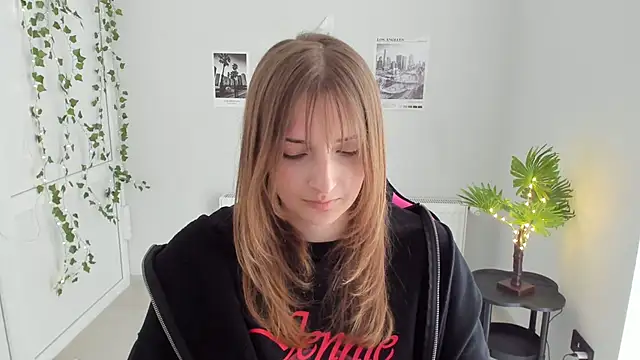 NeyliDream online show from 04-18-26, 01:15