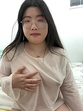 Snapshot of xxwang20 chatting on 03-04-26, 06:03 xxwang20 online show from 03-04-26, 06:03