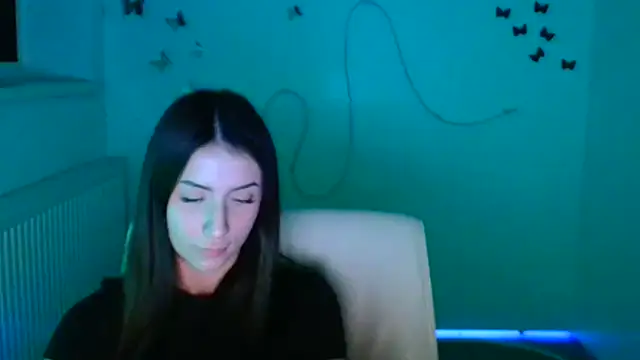 Snapshot of AlisaBubbles chatting on 11-10-25, 12:48 AlisaBubbles online show from 11-10-25, 12:48