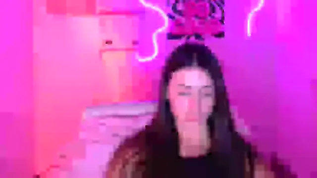 Snapshot of AlisaBubbles chatting on 11-13-25, 04:06 AlisaBubbles online show from 11-13-25, 04:06