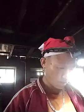 Snapshot of Samdim23 chatting on 09-30-25, 01:21 Samdim23 online show from 09-30-25, 01:21