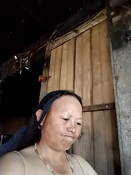 Snapshot of Samdim23 chatting on 10-10-25, 01:04 Samdim23 online show from 10-10-25, 01:04