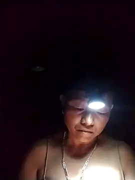 Snapshot of Samdim23 chatting on 10-13-25, 09:15 Samdim23 online show from 10-13-25, 09:15