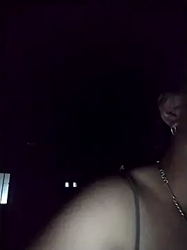 Snapshot of Samdim23 chatting on 10-17-25, 10:40 Samdim23 online show from 10-17-25, 10:40