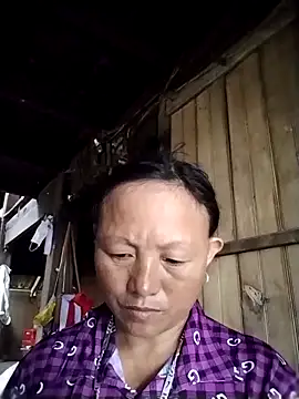 Snapshot of Samdim23 chatting on 10-20-25, 04:13 Samdim23 online show from 10-20-25, 04:13