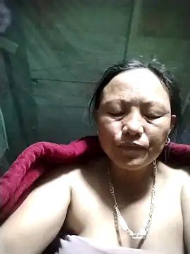 Snapshot of Samdim23 chatting on 10-27-25, 02:43 Samdim23 online show from 10-27-25, 02:43