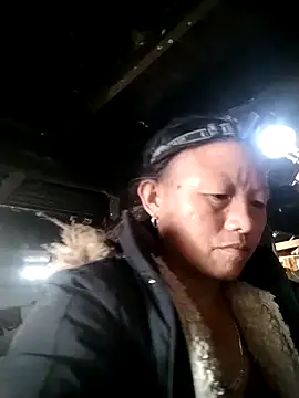 Snapshot of Samdim23 chatting on 11-15-25, 02:42 Samdim23 online show from 11-15-25, 02:42