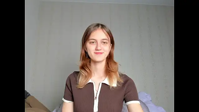 Snapshot of dreamy_pollyyy chatting on 10-19-25, 07:25 dreamy pollyyy online show from 10-19-25, 07:25