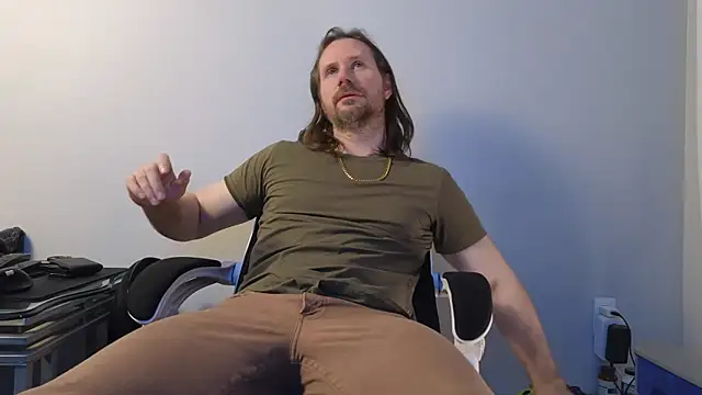 Snapshot of AlbinoAdonis chatting on 03-11-26, 02:28 AlbinoAdonis online show from 03-11-26, 02:28