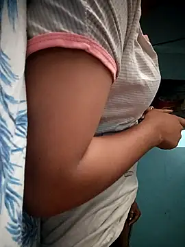 Snapshot of treasure_black chatting on 10-17-25, 10:29 treasure black online show from 10-17-25, 10:29