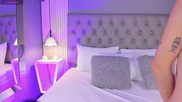 LunaBloomn online show from 02-18-26, 04:58