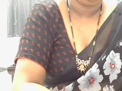 Snapshot of Nisha-telugu chatting on 06-20-26, 05:05 Nisha-telugu online show from 06-20-26, 05:05