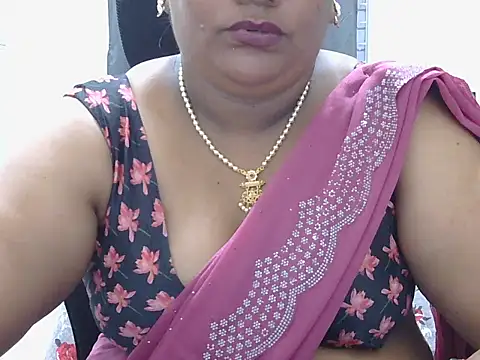 Snapshot of Nisha-telugu chatting on 07-18-26, 06:01 Nisha-telugu online show from 07-18-26, 06:01