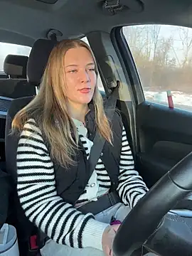 Snapshot of AllesandraLove chatting on 12-17-25, 02:12 AllesandraLove online show from 12-17-25, 02:12