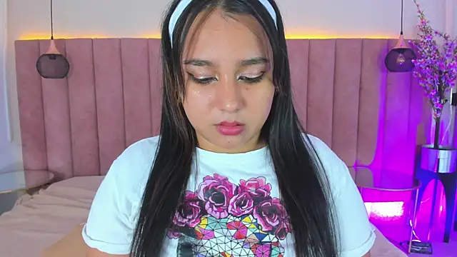 IvannaaVega online show from 10-17-25, 04:48