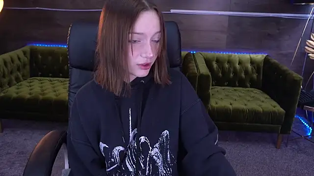 Snapshot of FoxyMayy chatting on 09-15-25, 12:38 FoxyMayy online show from 09-15-25, 12:38