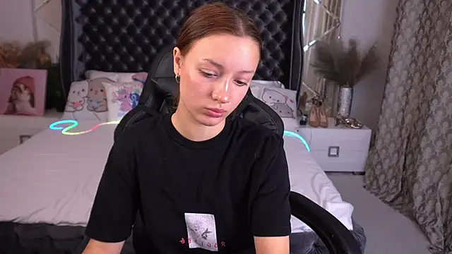 Snapshot of FoxyMayy chatting on 09-23-25, 01:14 FoxyMayy online show from 09-23-25, 01:14