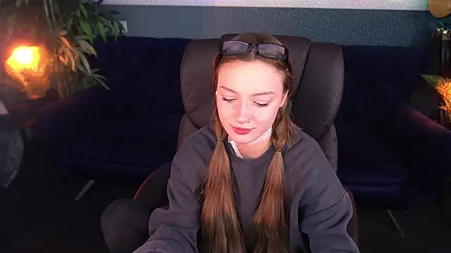 Snapshot of FoxyMayy chatting on 10-16-25, 12:39 FoxyMayy online show from 10-16-25, 12:39