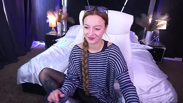 Snapshot of FoxyMayy chatting on 10-18-25, 01:12 FoxyMayy online show from 10-18-25, 01:12