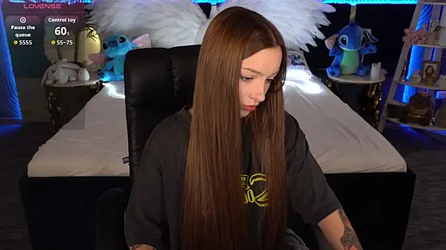 Snapshot of FoxyMayy chatting on 10-23-25, 01:10 FoxyMayy online show from 10-23-25, 01:10